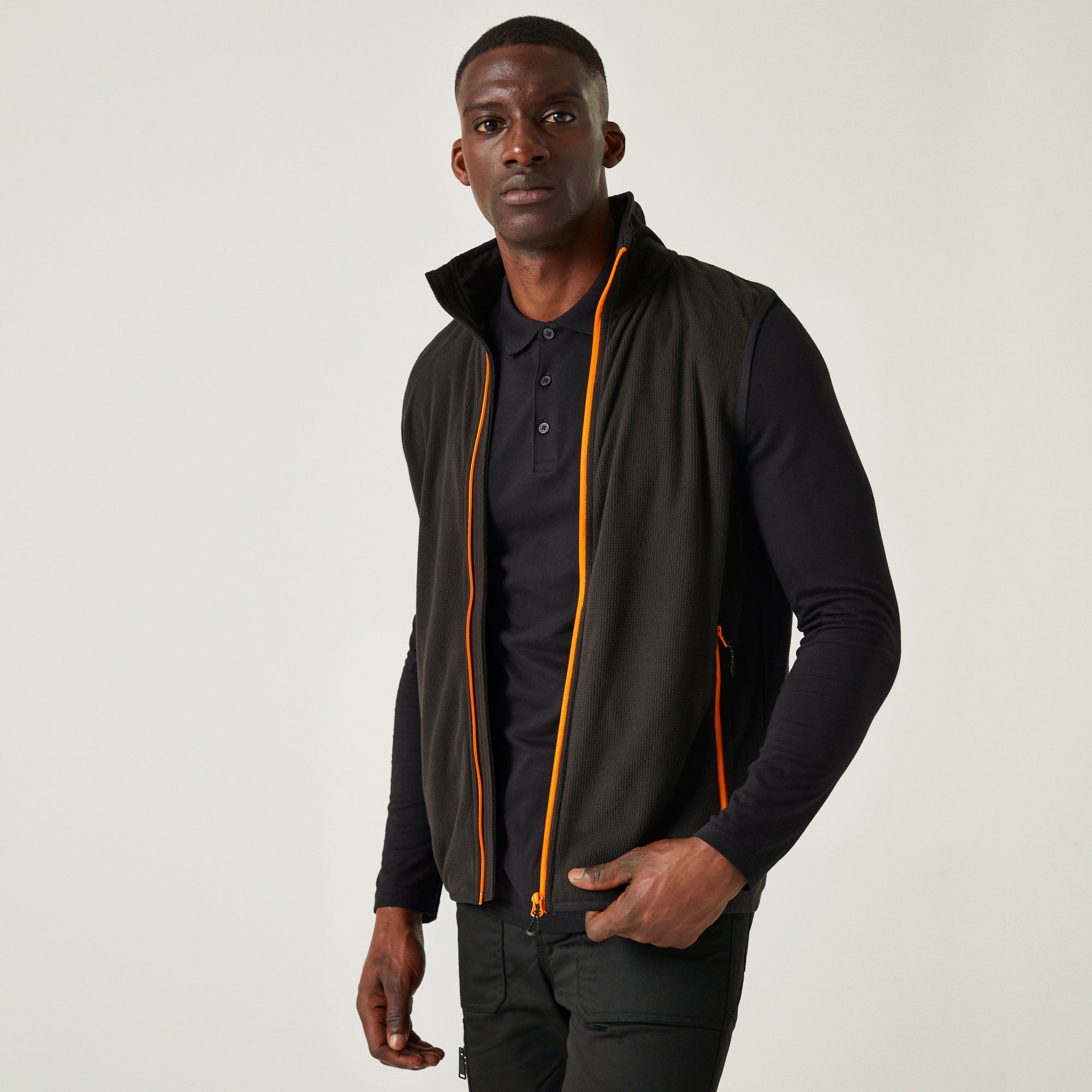 #colour_black-orange-pop