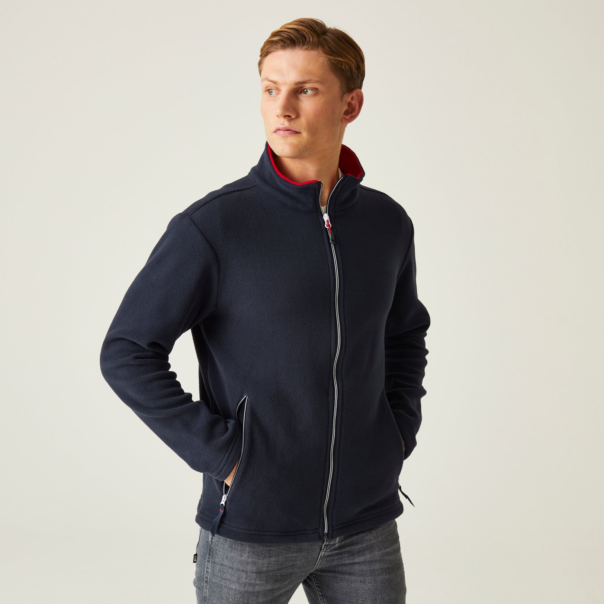 #colour_navy-classic-red