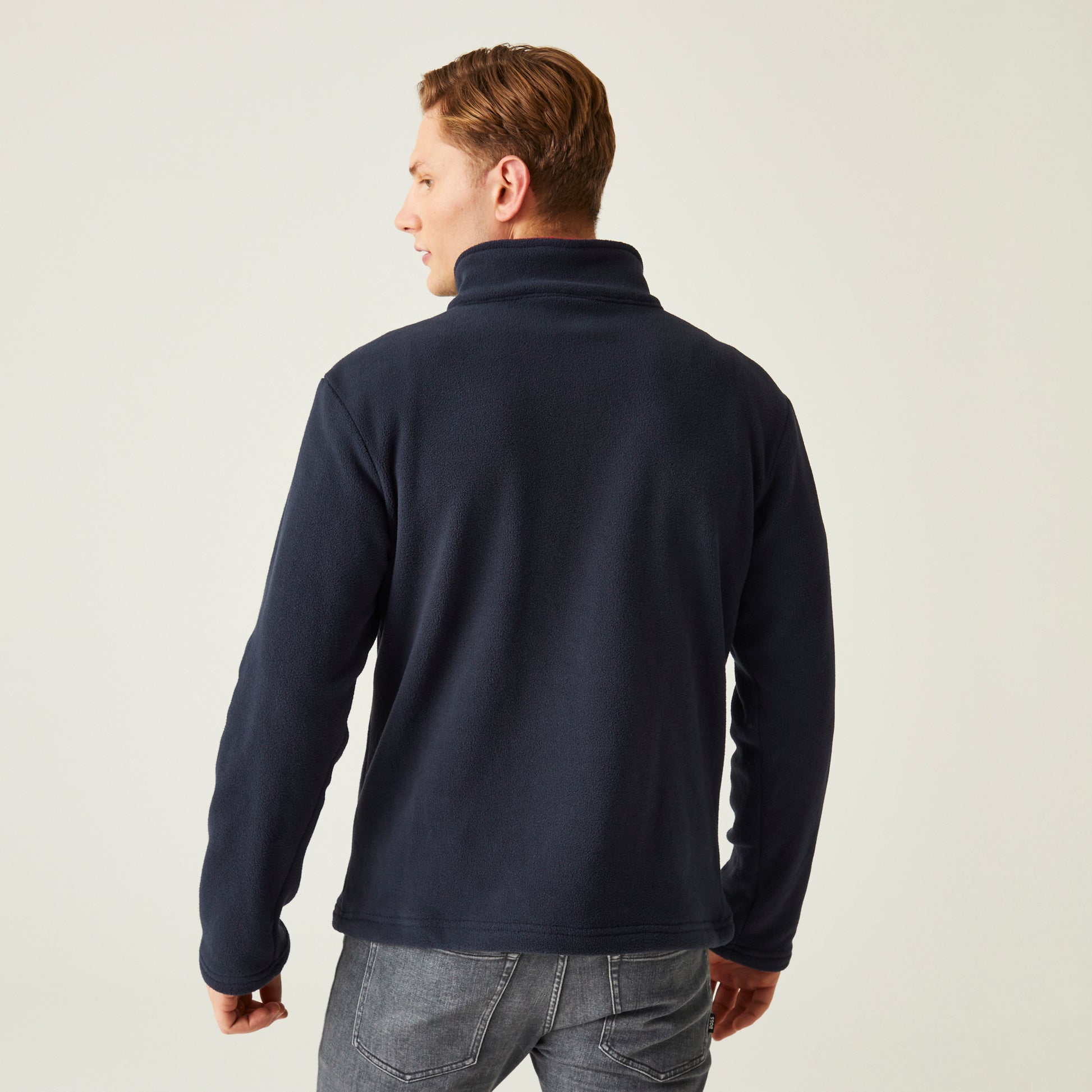 #colour_navy-classic-red