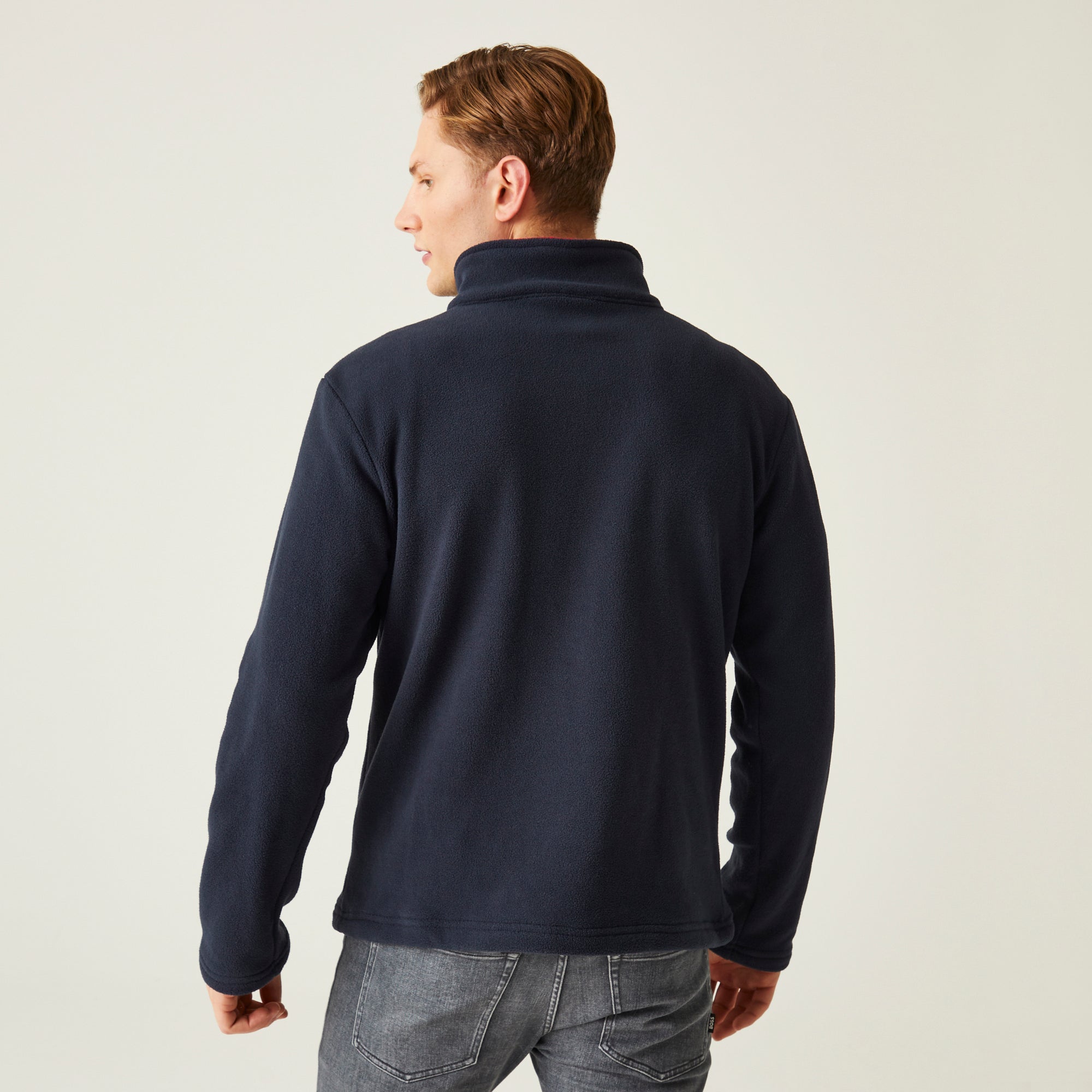 #colour_navy-classic-red