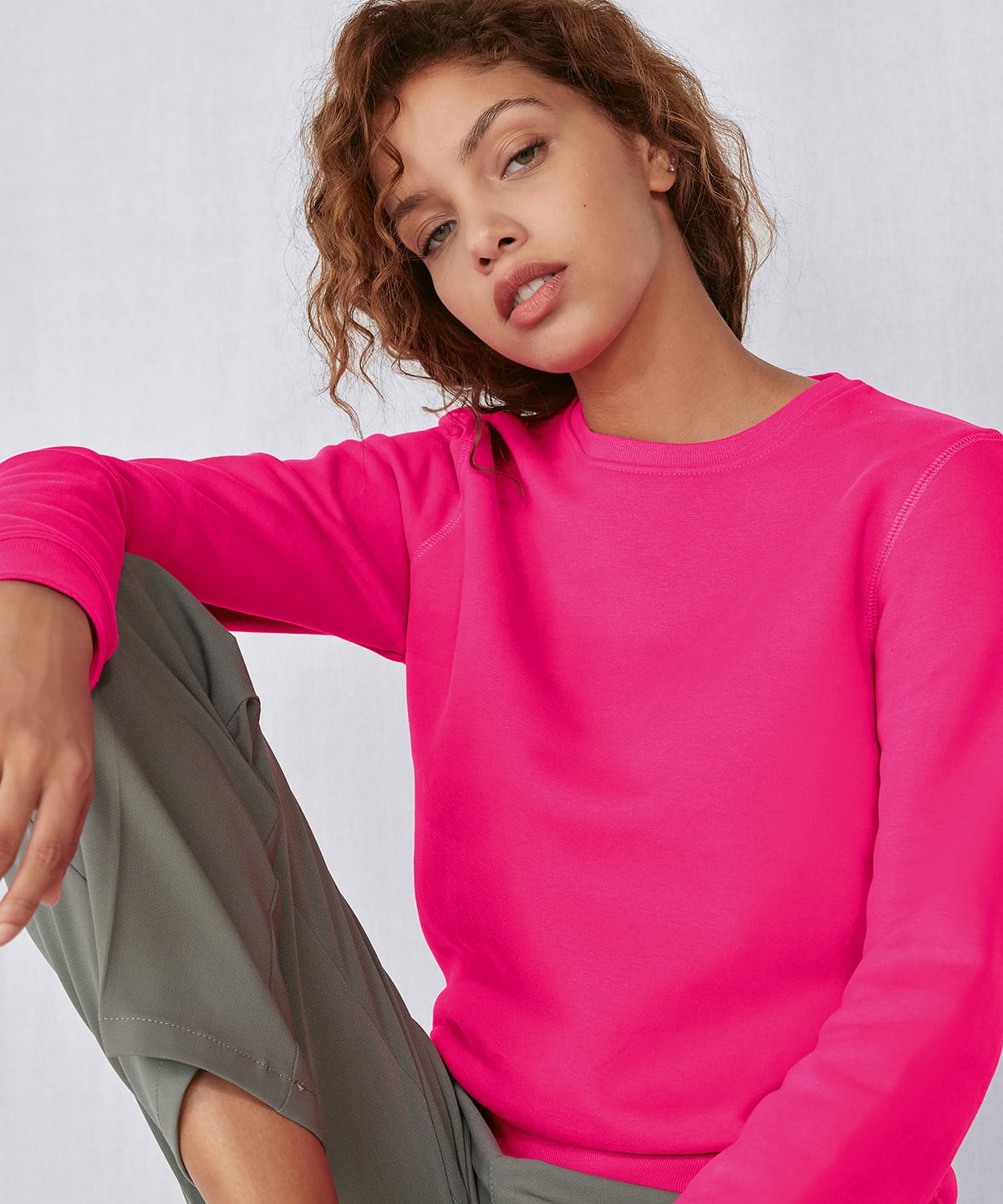 B&C Collection B010F B&c Queen Crew Neck