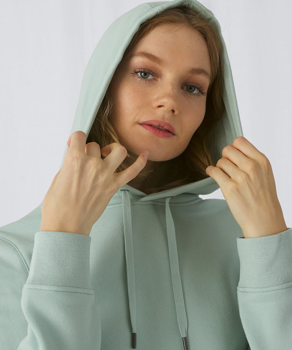 B&C Collection B011F B&c Queen Hooded