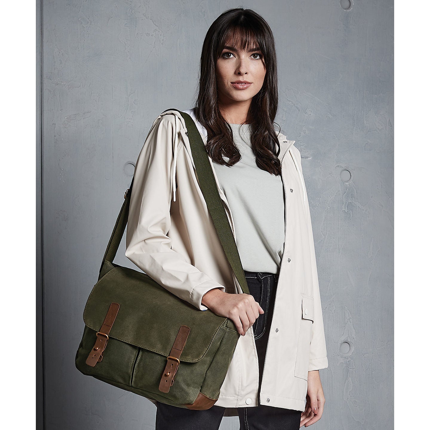 Quadra Heritage Waxed Canvas Messenger